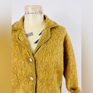 LAST CHANCE ✅ VTG 1970s Mustard Mohair Cardigan